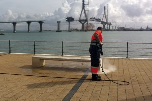limpieza aceras agua a presión Cádiz