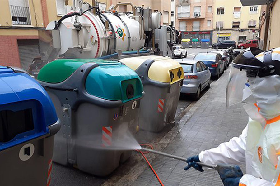 Contenedores en la calle, Limpieza y Residuos