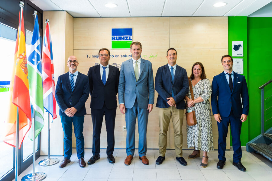 bunzl-visita-embajador británico