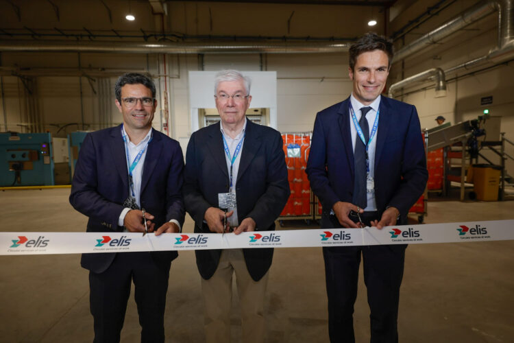 De izquierda a derecha: Mathieu Chapelle, Director General de Elis España, José Manuel Tofiño, Alcalde de Illescas y François Boissinot, Director Regional de Elis.